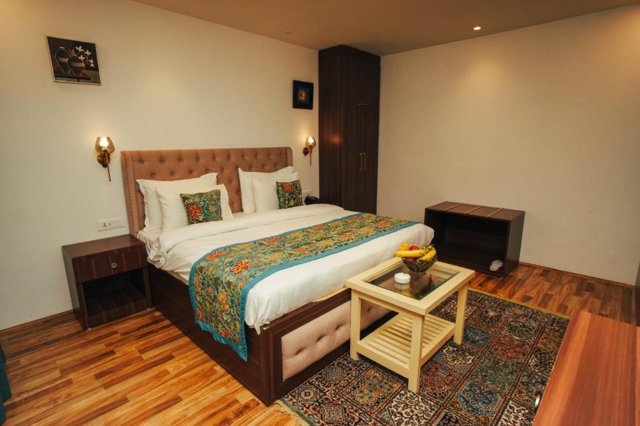Srinagar Group Of Hotels Exterior foto