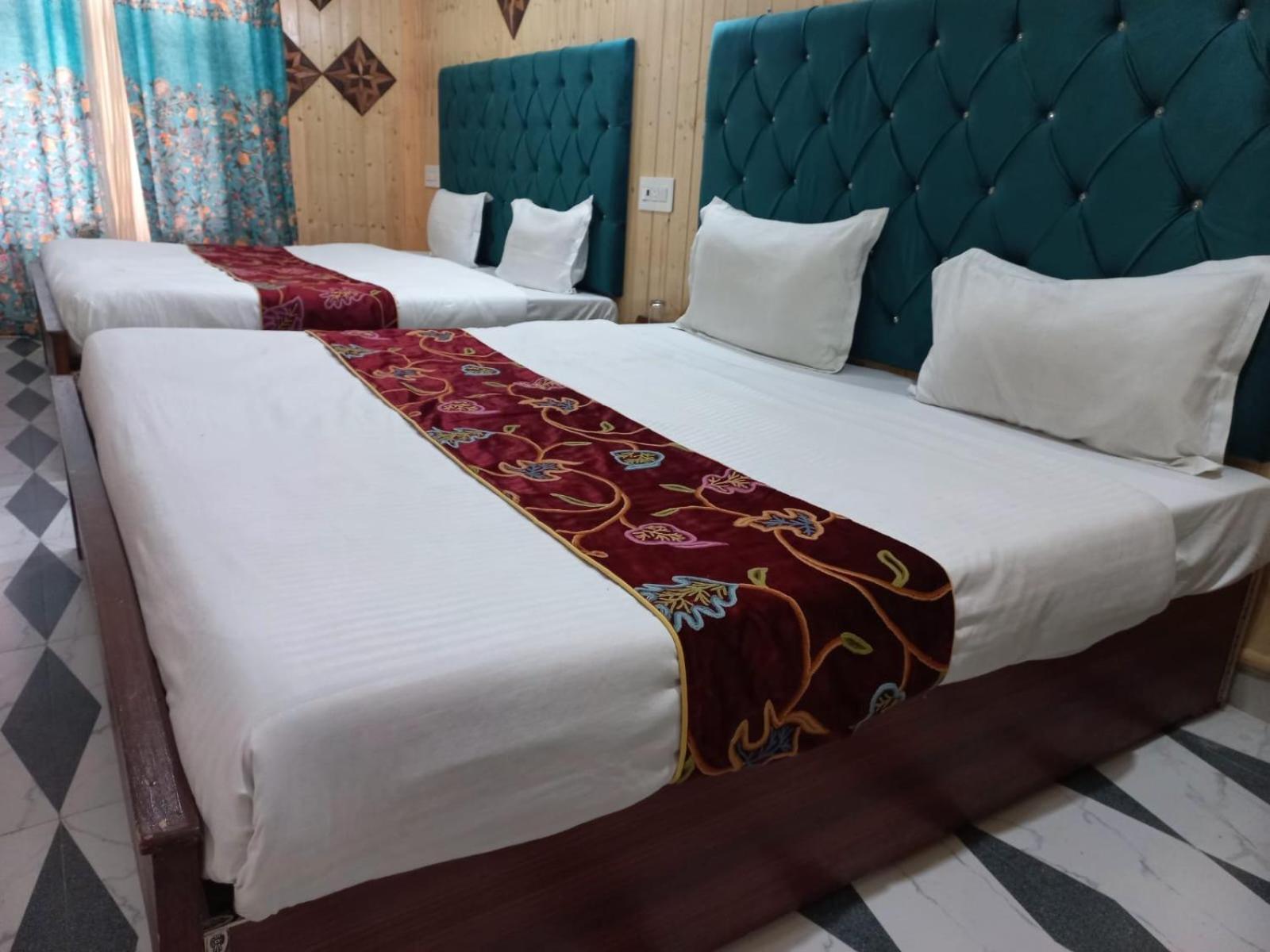 Srinagar Group Of Hotels Exterior foto
