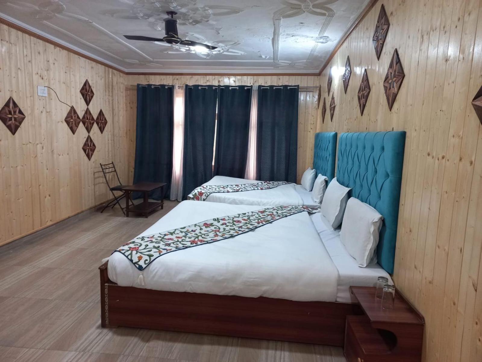 Srinagar Group Of Hotels Exterior foto