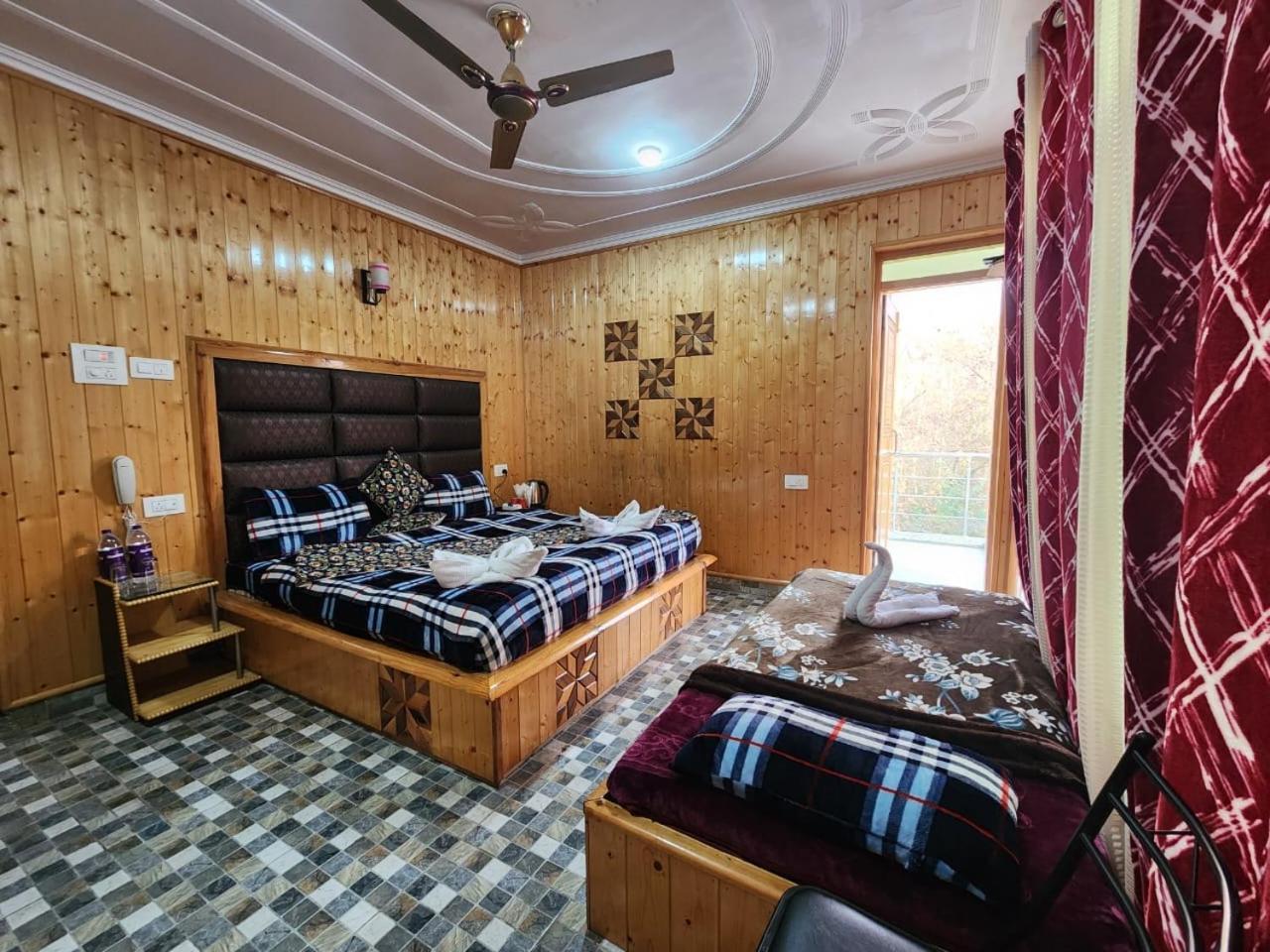 Srinagar Group Of Hotels Exterior foto