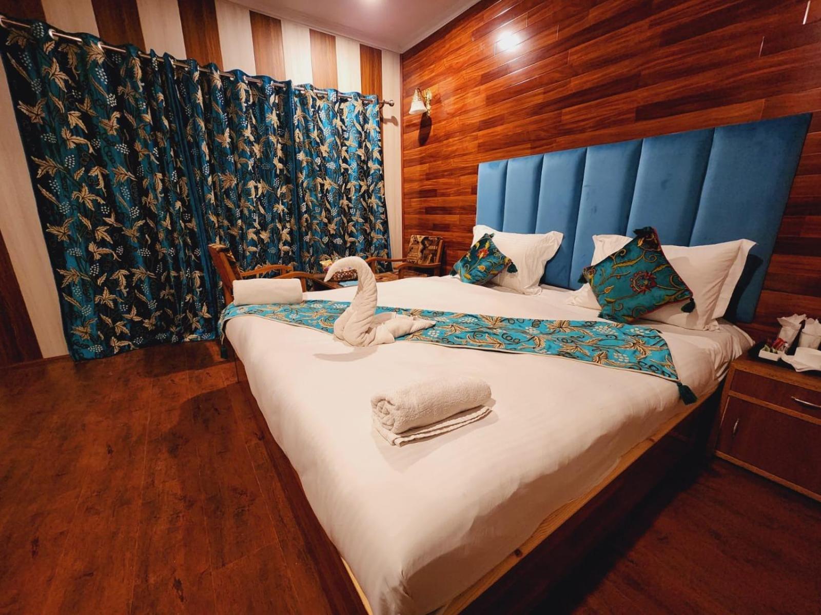 Srinagar Group Of Hotels Exterior foto