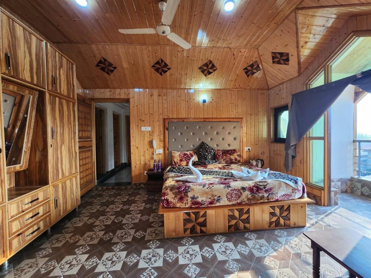 Srinagar Group Of Hotels Exterior foto