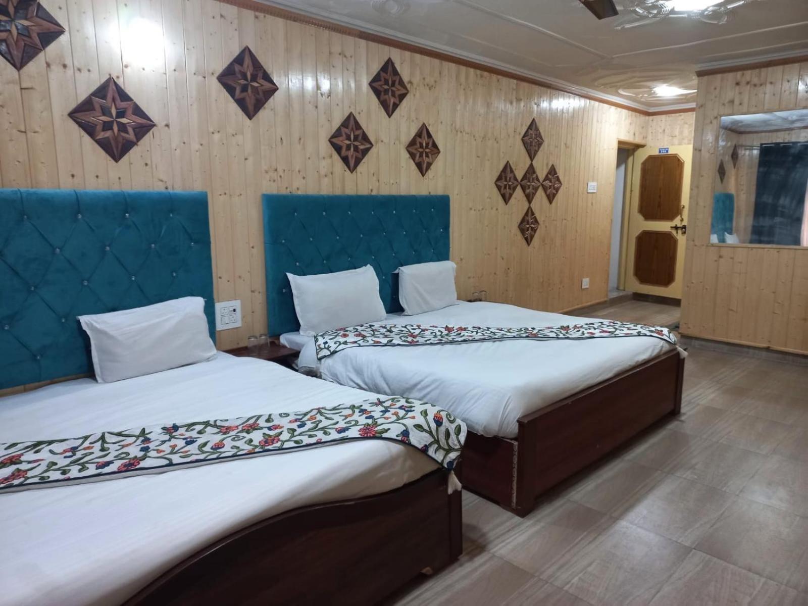 Srinagar Group Of Hotels Exterior foto