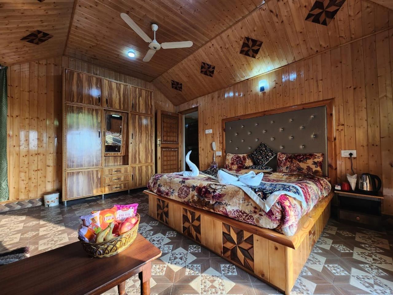 Srinagar Group Of Hotels Exterior foto